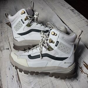 Vans UltraRange EXO Hi Gore-Tex MTE-3 Hiking Snow Boots Men Sz 7.5 Women's 9
